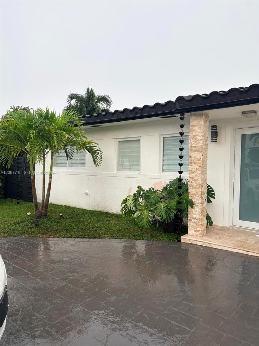 10450 SW 42nd Ter photo 32
