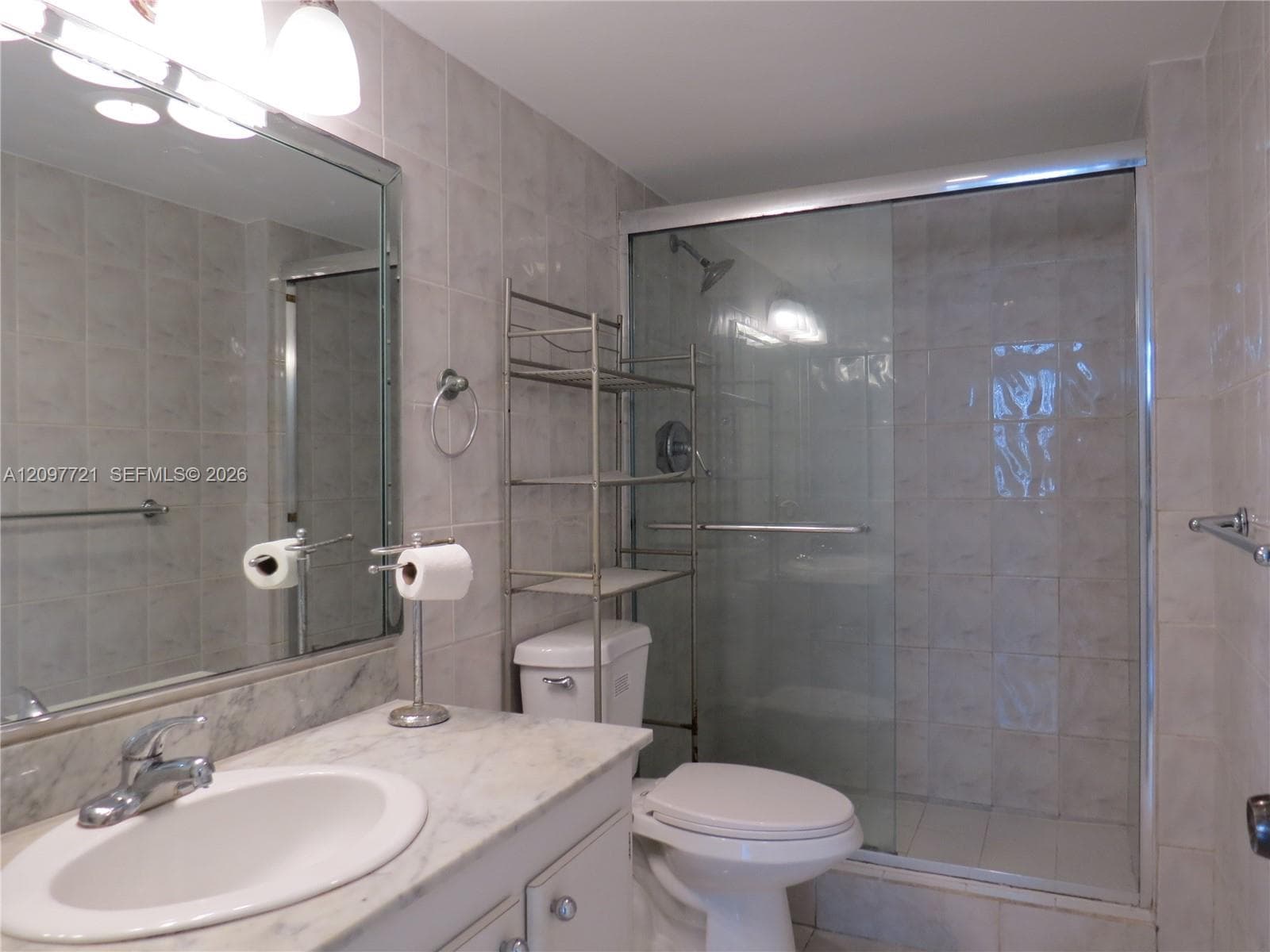 WILSHIRE CONDO · #906W in Miami - Photo 9
