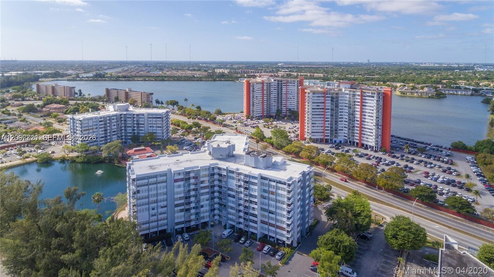 WILSHIRE CONDO · #906W in Miami - Photo 15