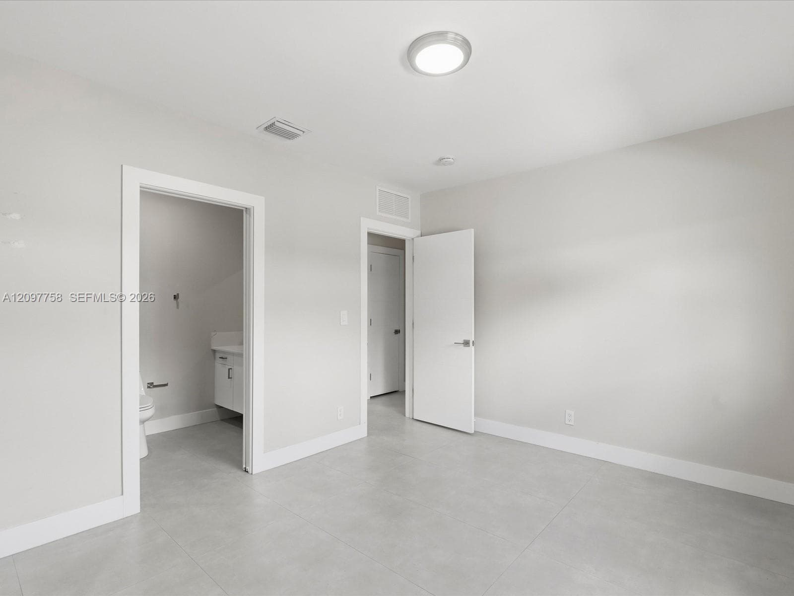 8440 SW 34th Ter photo 28