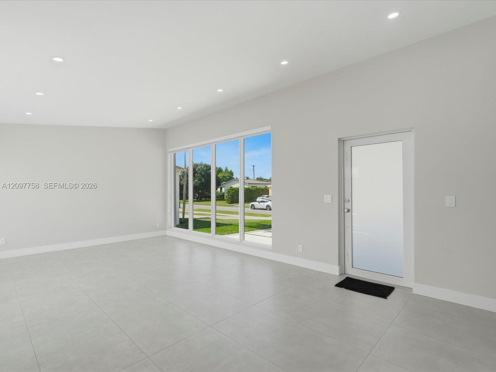 8440 SW 34th Ter photo 5