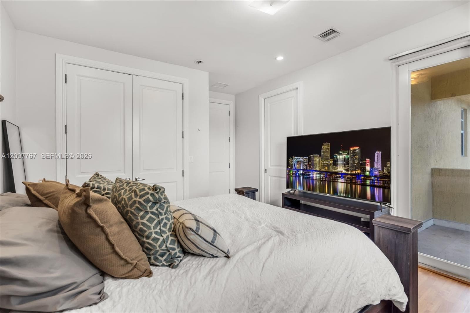 1207 SW 4th Ave #1 photo 23