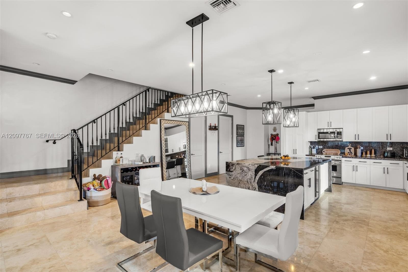 1207 SW 4th Ave #1 photo 13