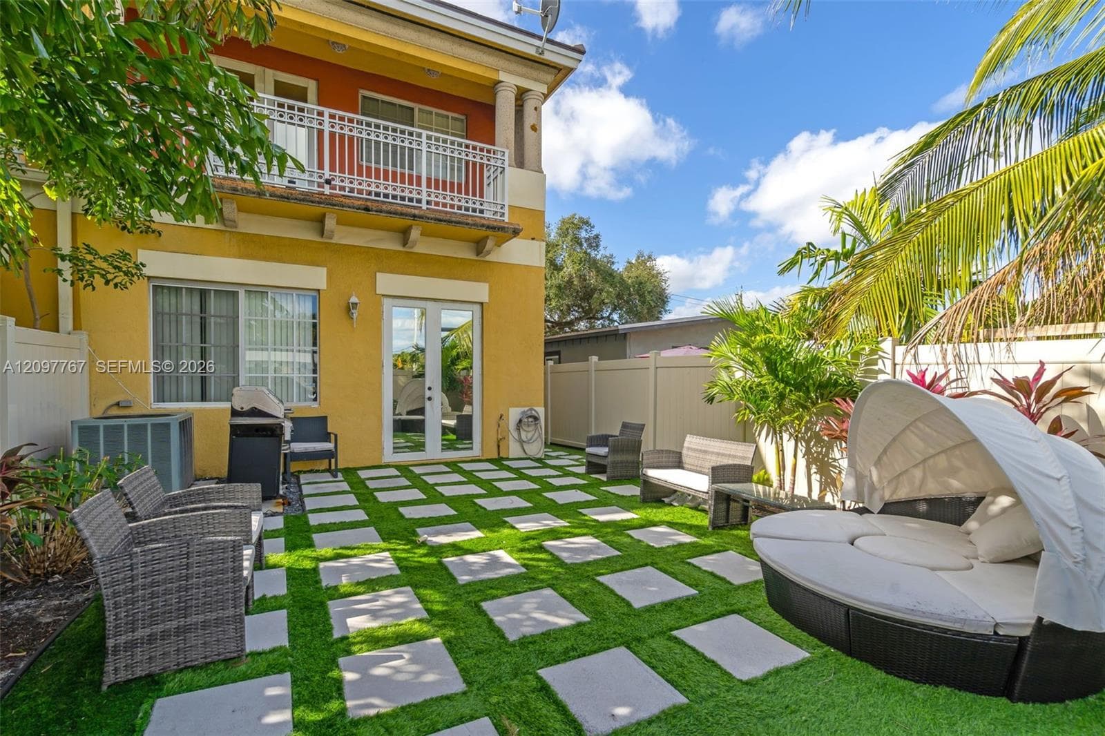 1207 SW 4th Ave #1 photo 32