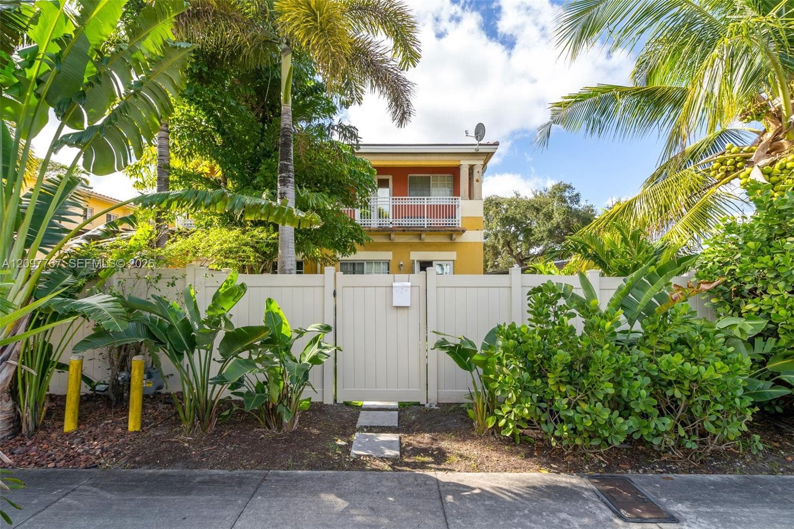 1207 SW 4th Ave #1 photo 31