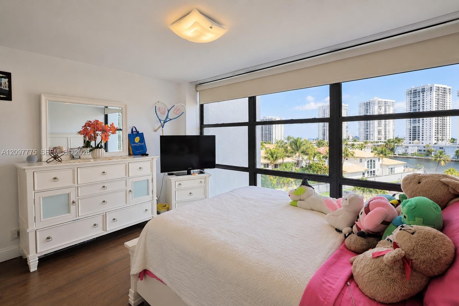OCEANVIEW PARK CONDO · #610 in Hallandale Beach - Photo 12
