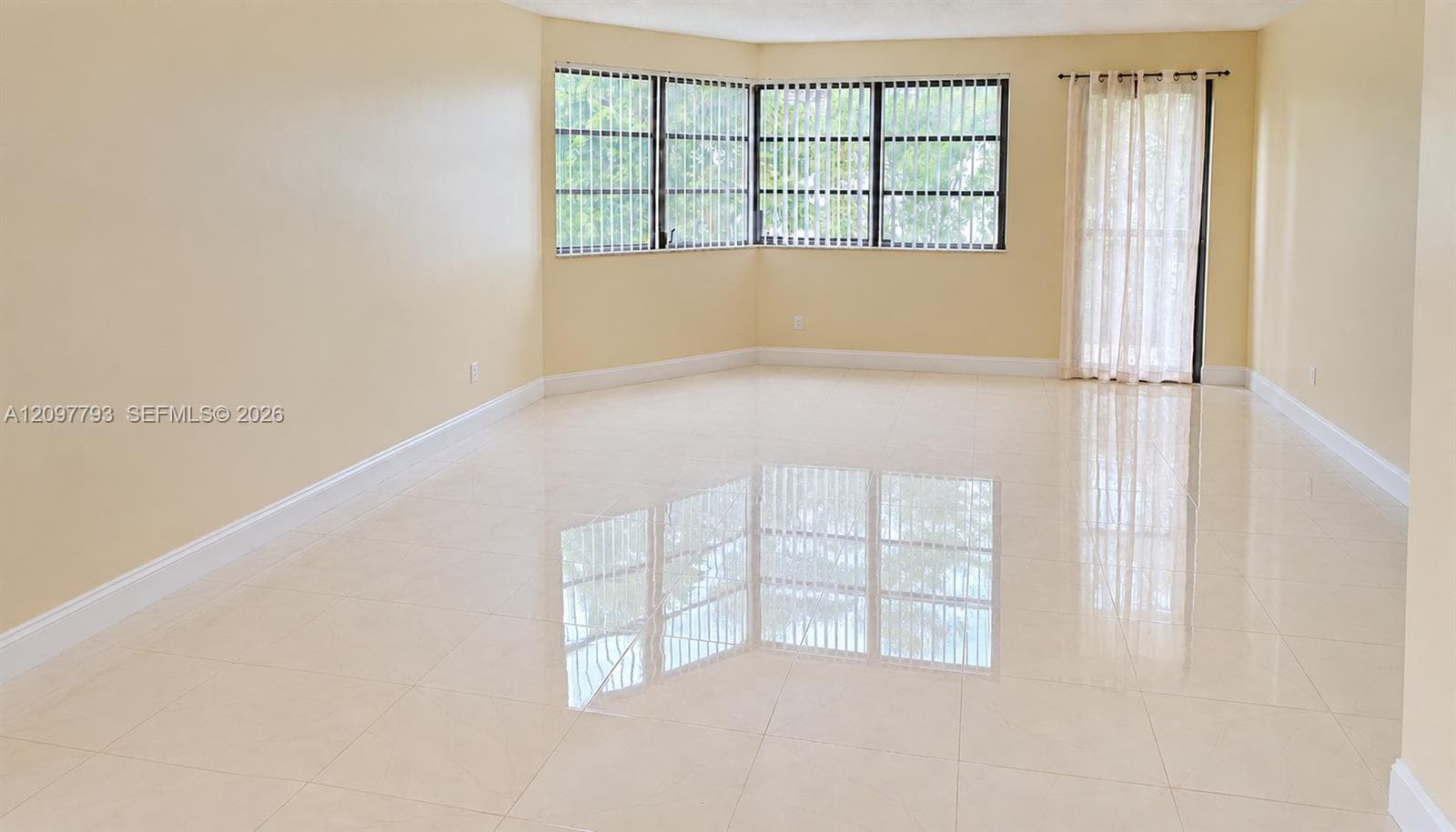 Lake View · #208-6 in Miami - Photo 3