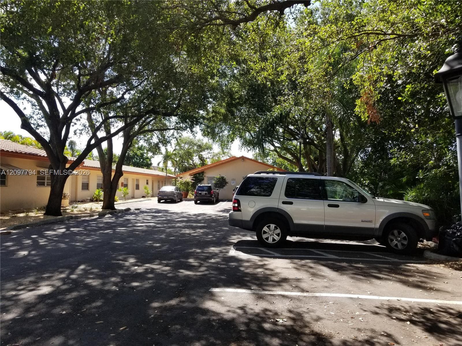 HOLLYWOOD LITTLE RANCHES · #1 in Hollywood - Photo 2