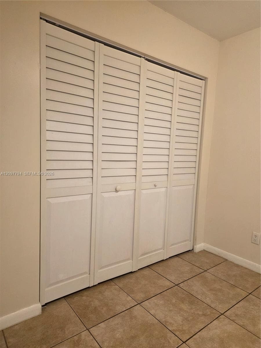 HOLLYWOOD LITTLE RANCHES · #1 in Hollywood - Photo 12