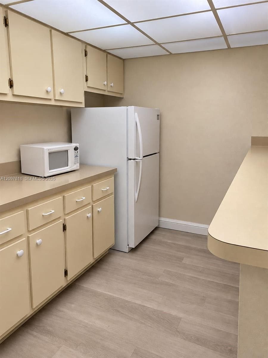 VENETIAN PALMS CONDO · #210E in Miami - Photo 3