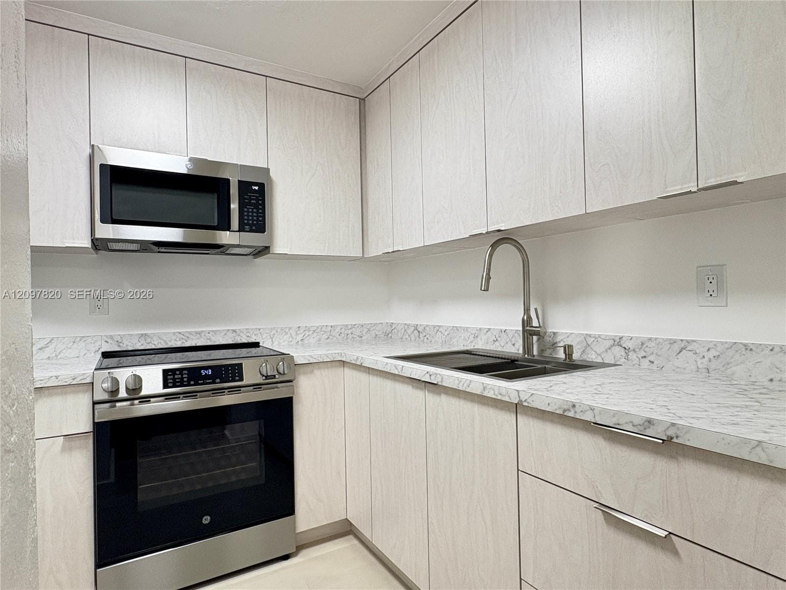 LAKEVIEW GARDENS CONDO · #208A in Miami - Photo 20