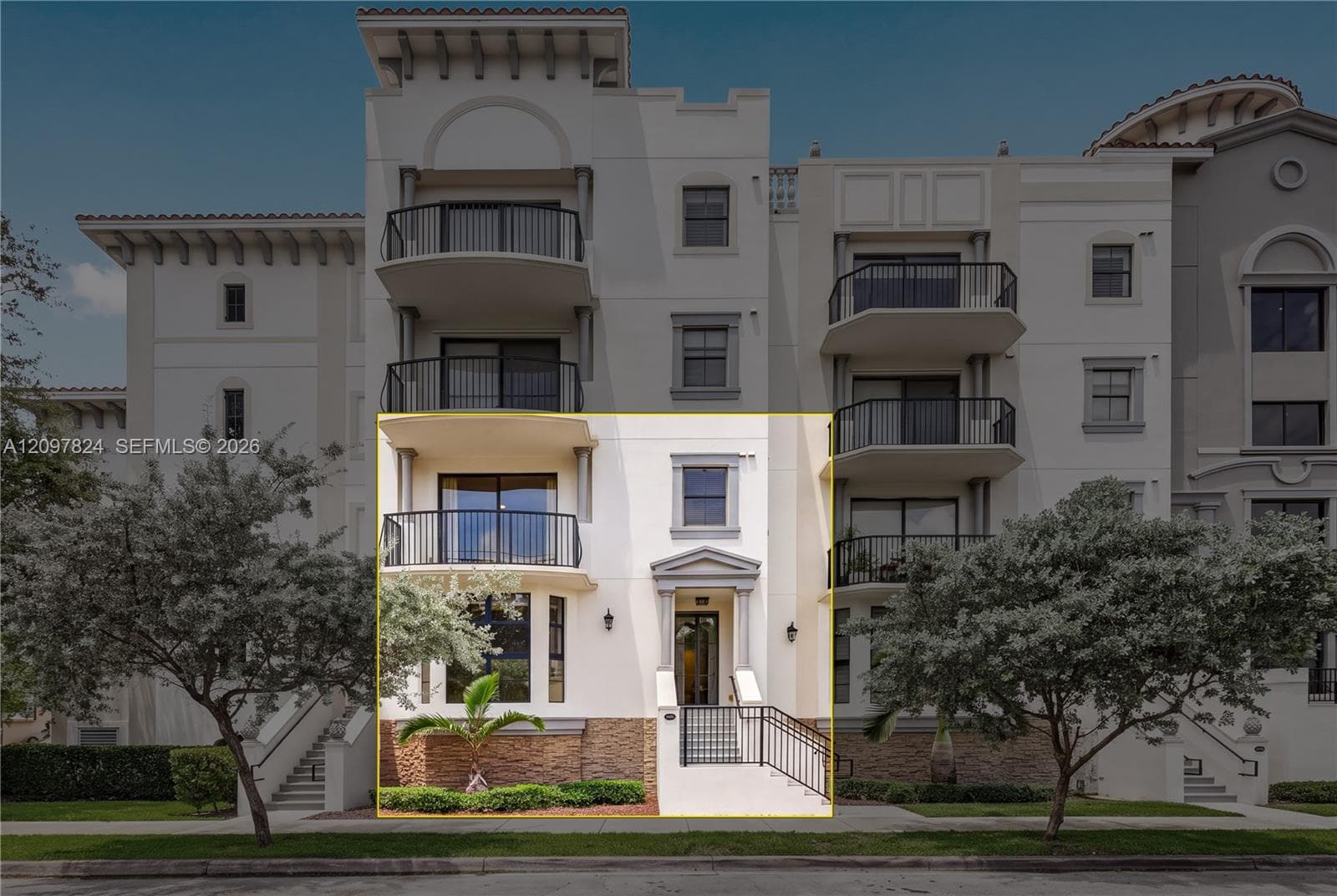 Corner TH - Private street entrance, single family home lifestyle