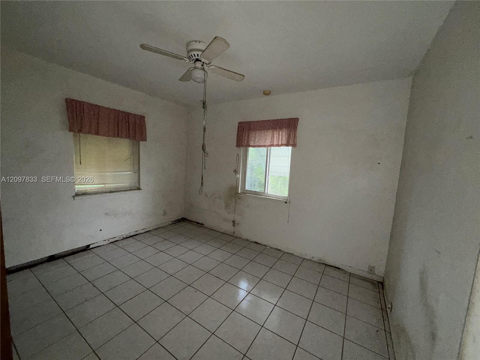 2703 Hayes St photo 7