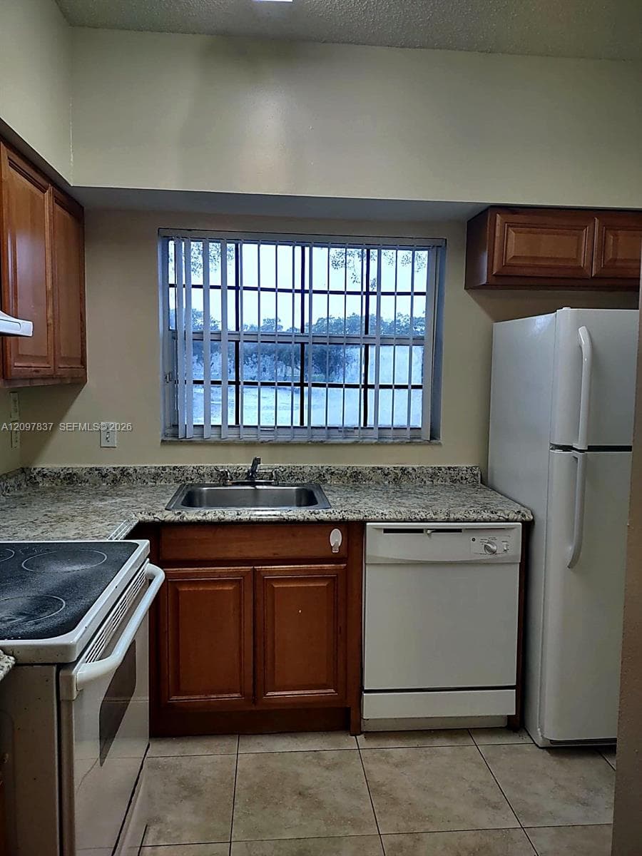 WATERS EDGE AT DEERFIELD · #I17 in Deerfield Beach - Photo 4