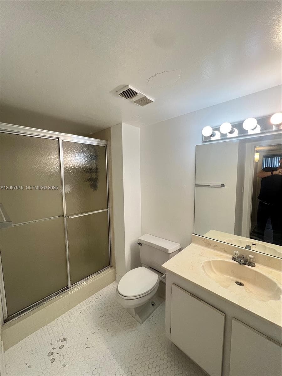 THE CLIPPER AT BISC COVE · #504 in Aventura - Photo 7