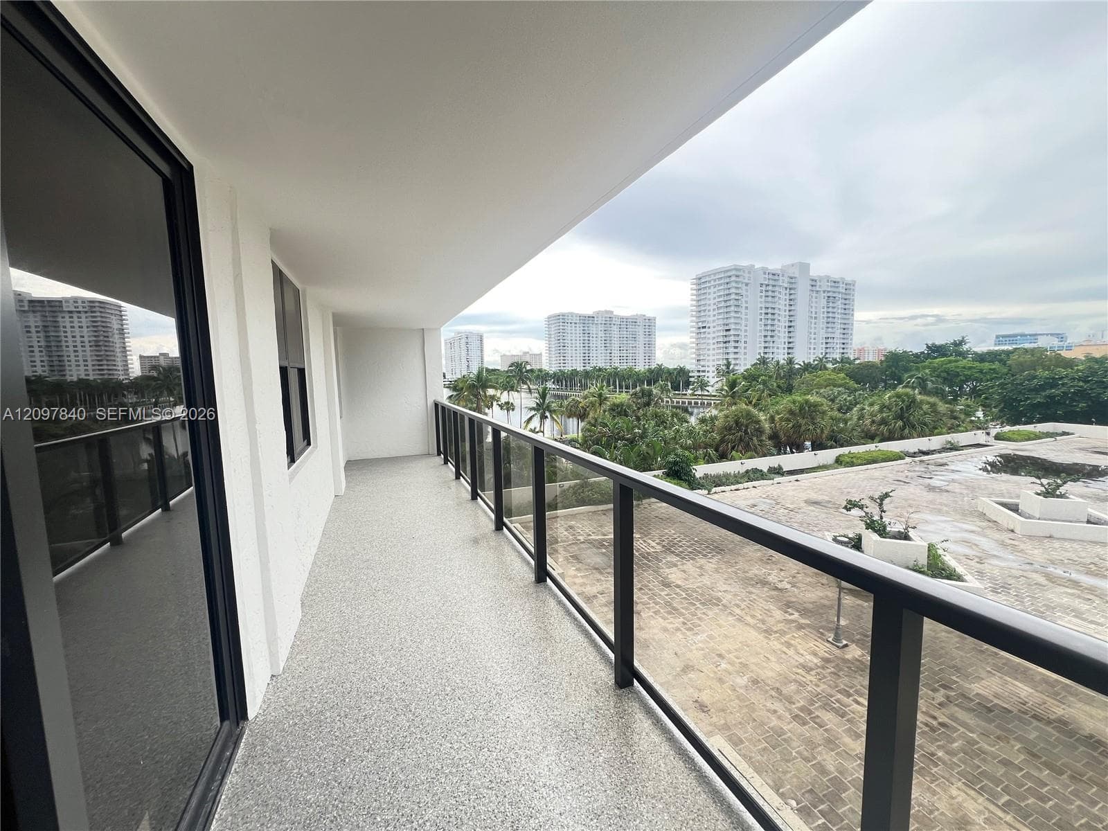 THE CLIPPER AT BISC COVE · #504 in Aventura - Photo 10