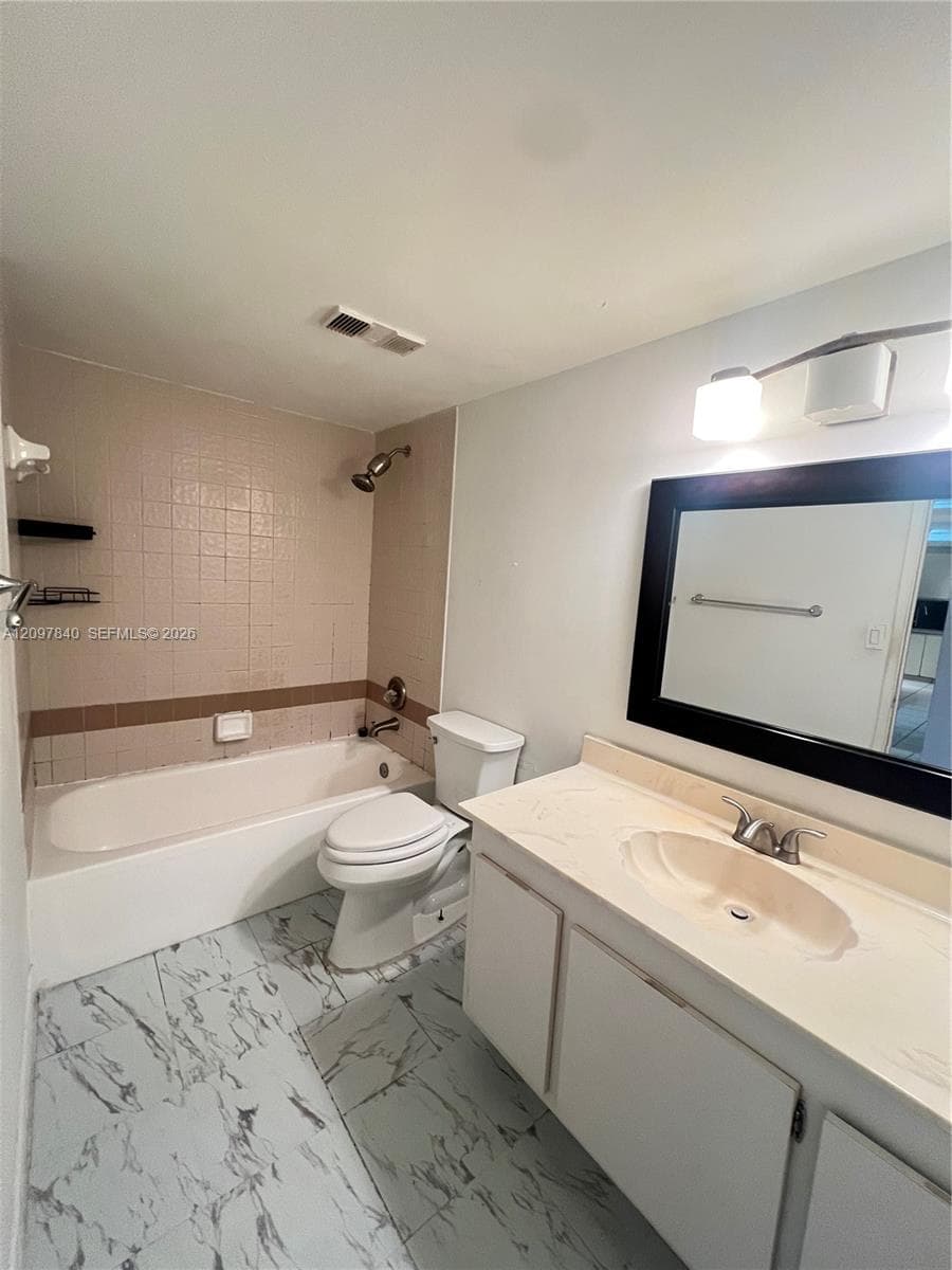 THE CLIPPER AT BISC COVE · #504 in Aventura - Photo 4