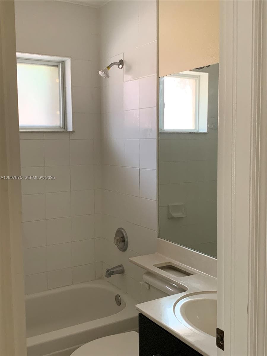 SANTA NAVILA VILLAS CONDO · #201D in Hialeah Gardens - Photo 9