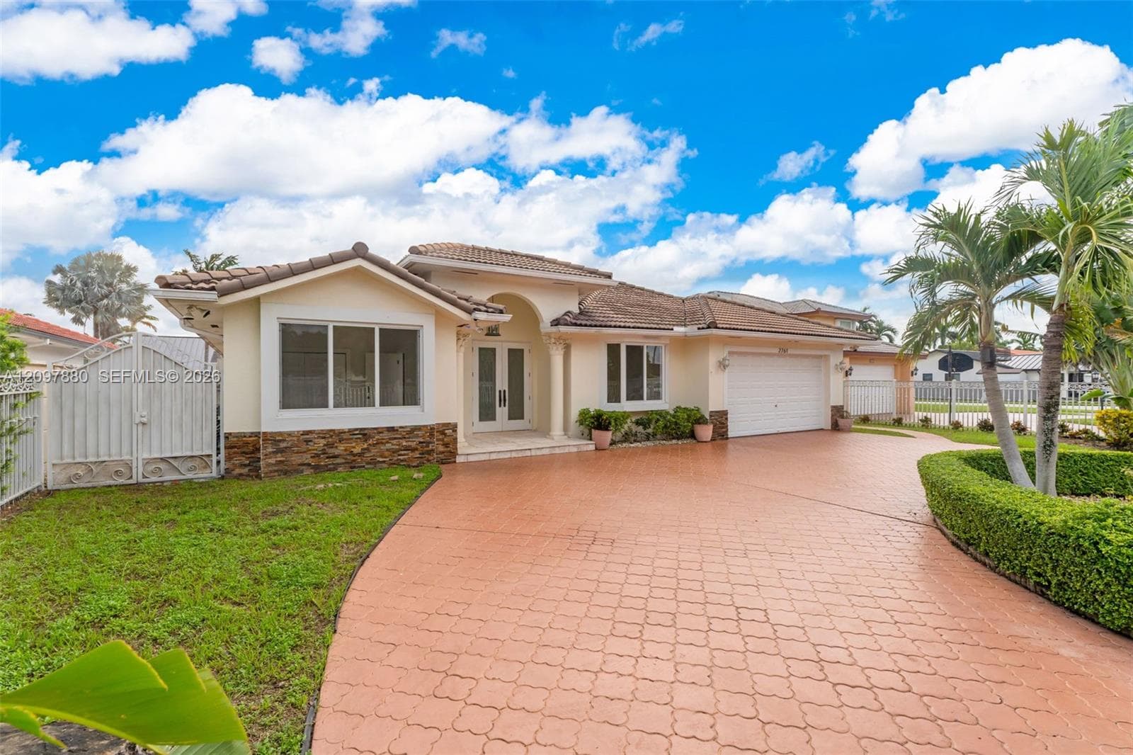 2761 SW 140th Ave photo 1