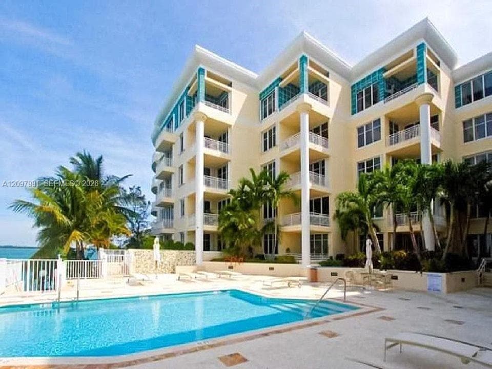 THE VISTAS CONDO · #605 in Miami Beach - Photo 17