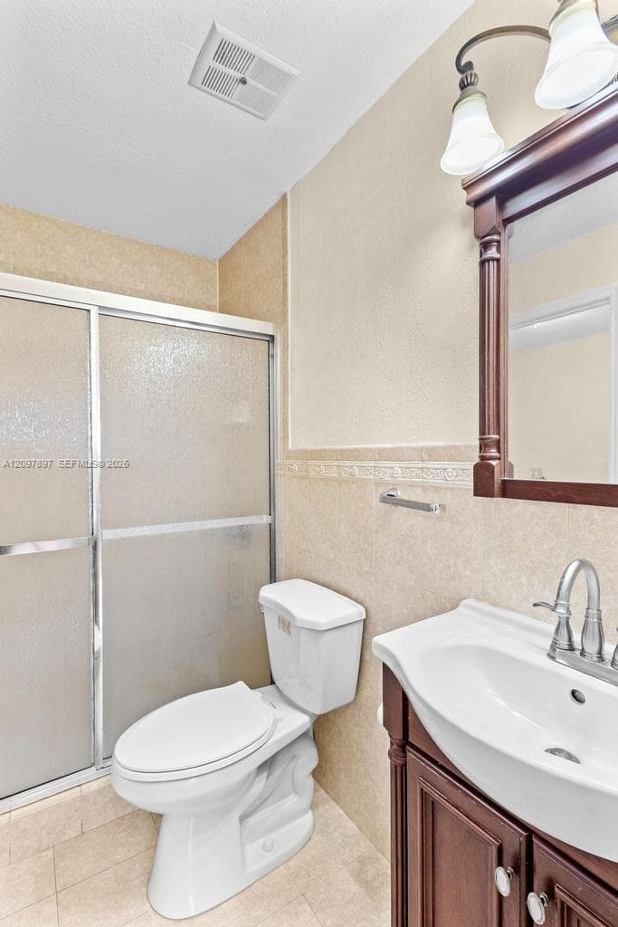 Vista Del Lago VII · #24 in Hialeah - Photo 17