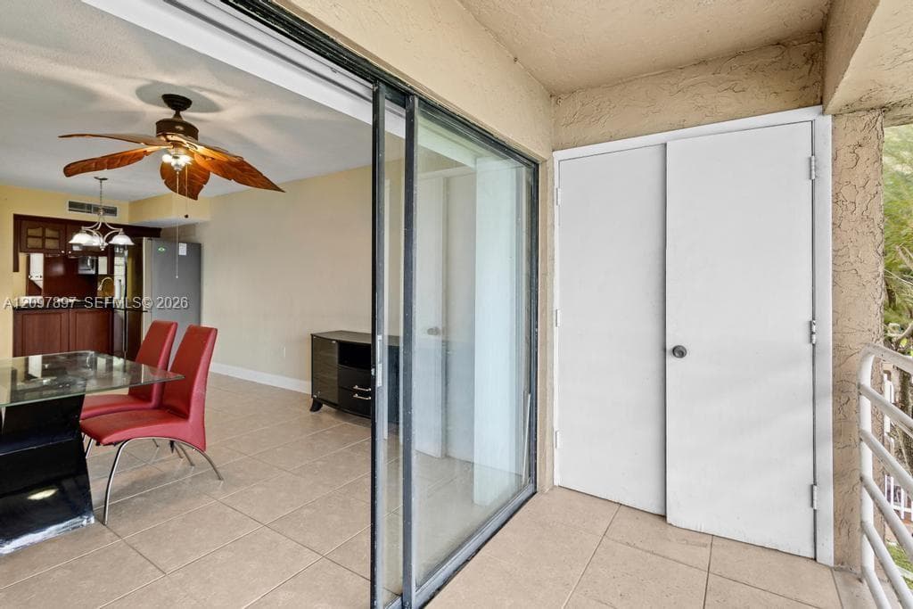 Vista Del Lago VII · #24 in Hialeah - Photo 9
