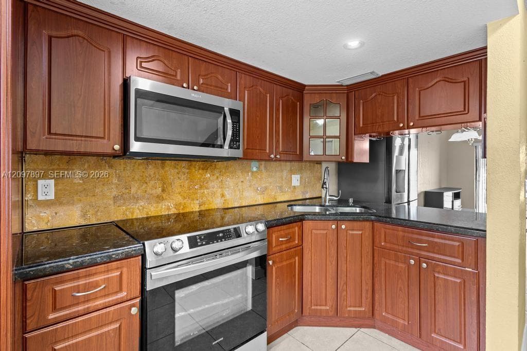 Vista Del Lago VII · #24 in Hialeah - Photo 4