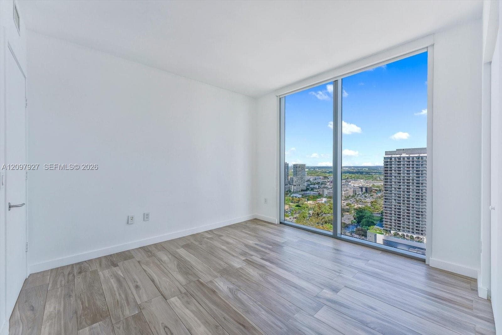 Icon Bay · #3301 in Miami - Photo 13