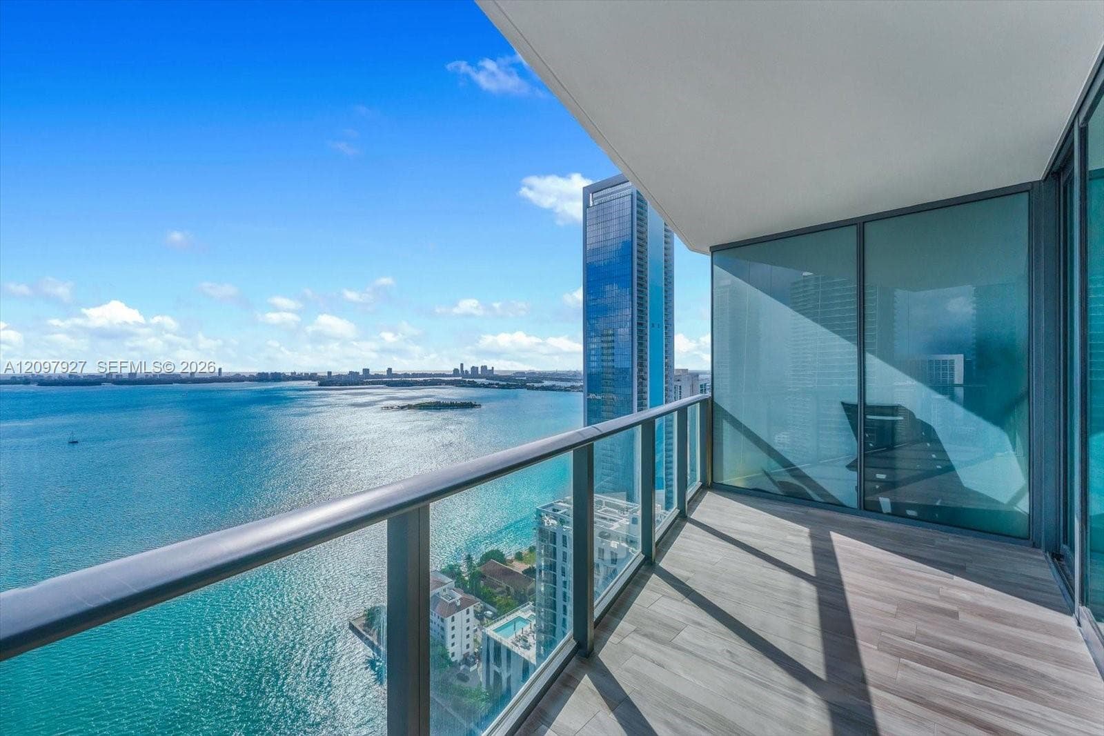 Icon Bay · #3301 in Miami - Photo 4