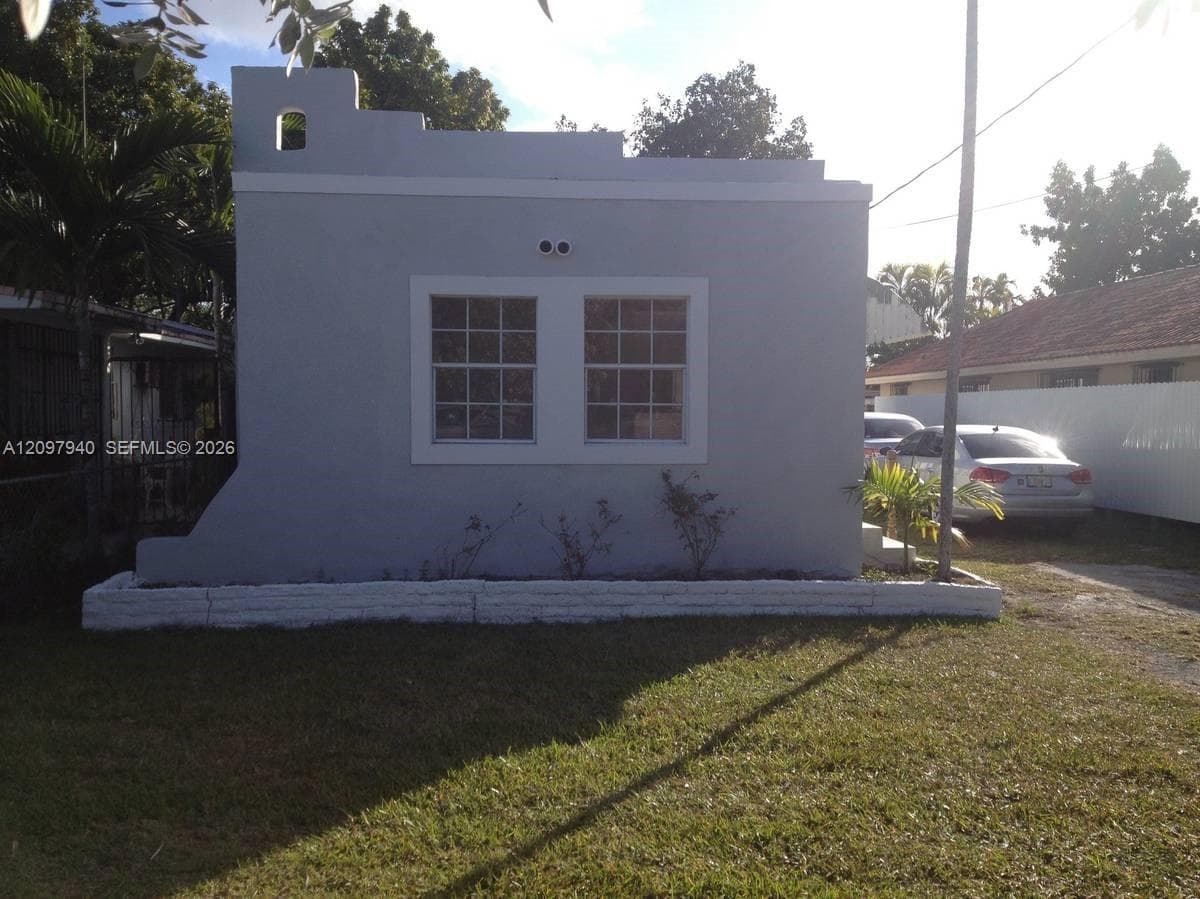 2143 SW 62nd Ave #1 photo 1