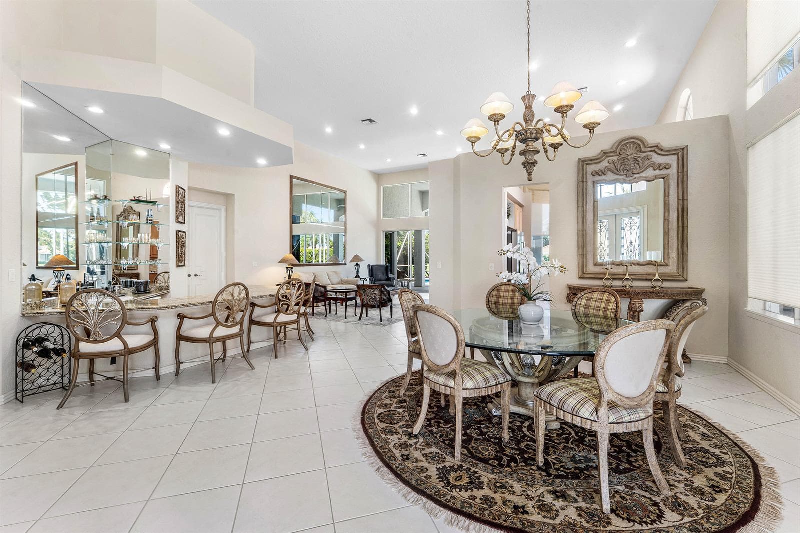 Dining/Bar
