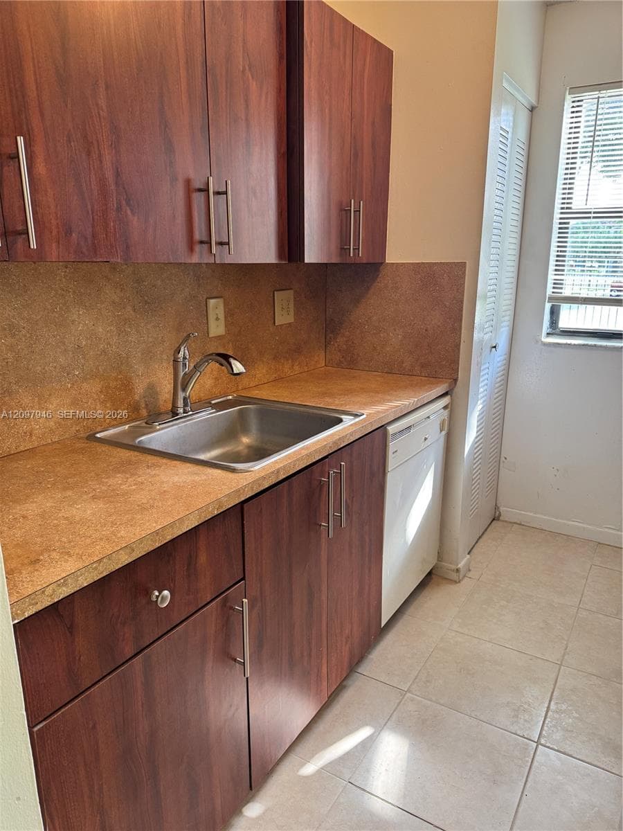 VILLA BELLINI CONDO · #105 in Hialeah - Photo 1