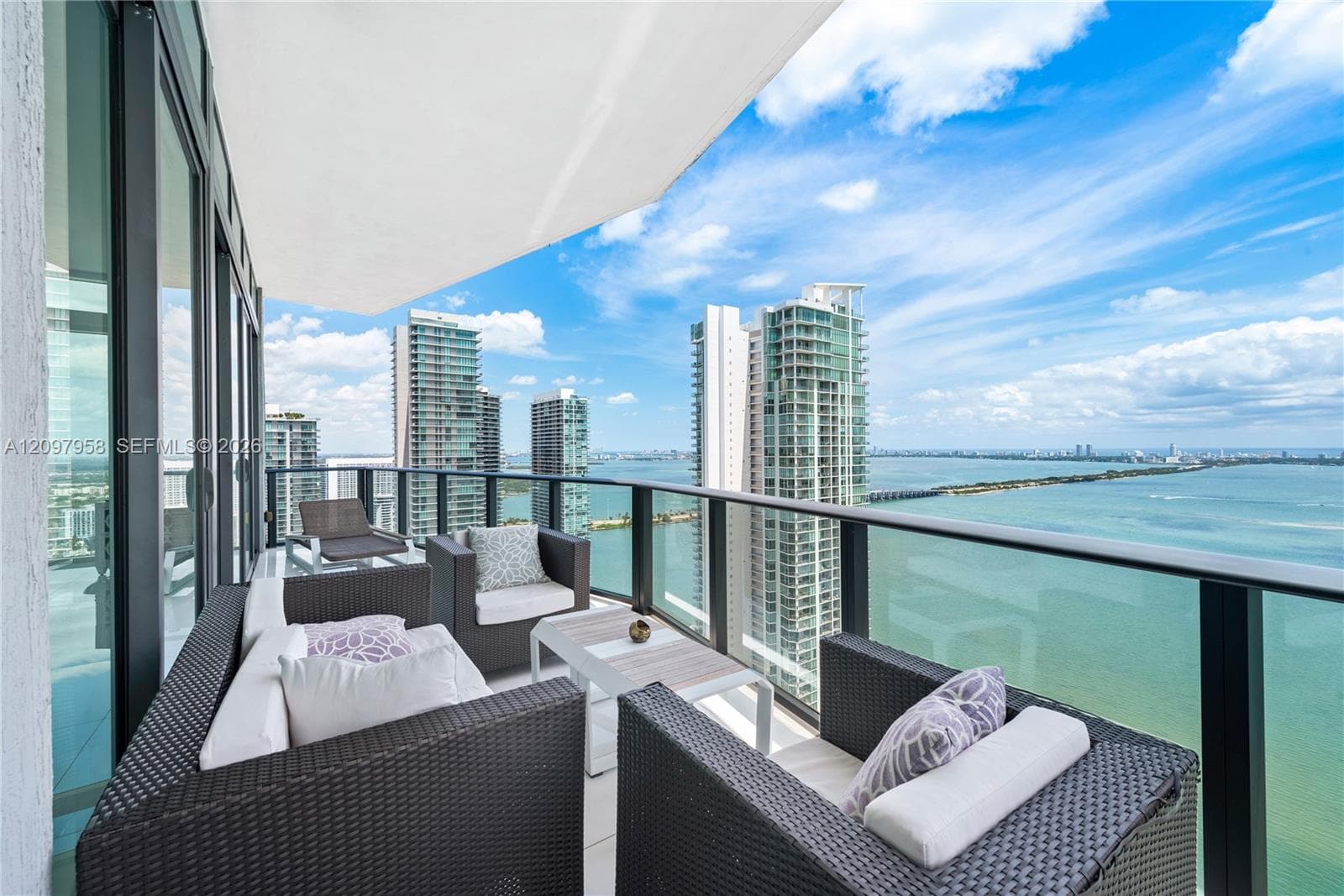Icon Bay · #LPH-4201 in Miami - Photo 18