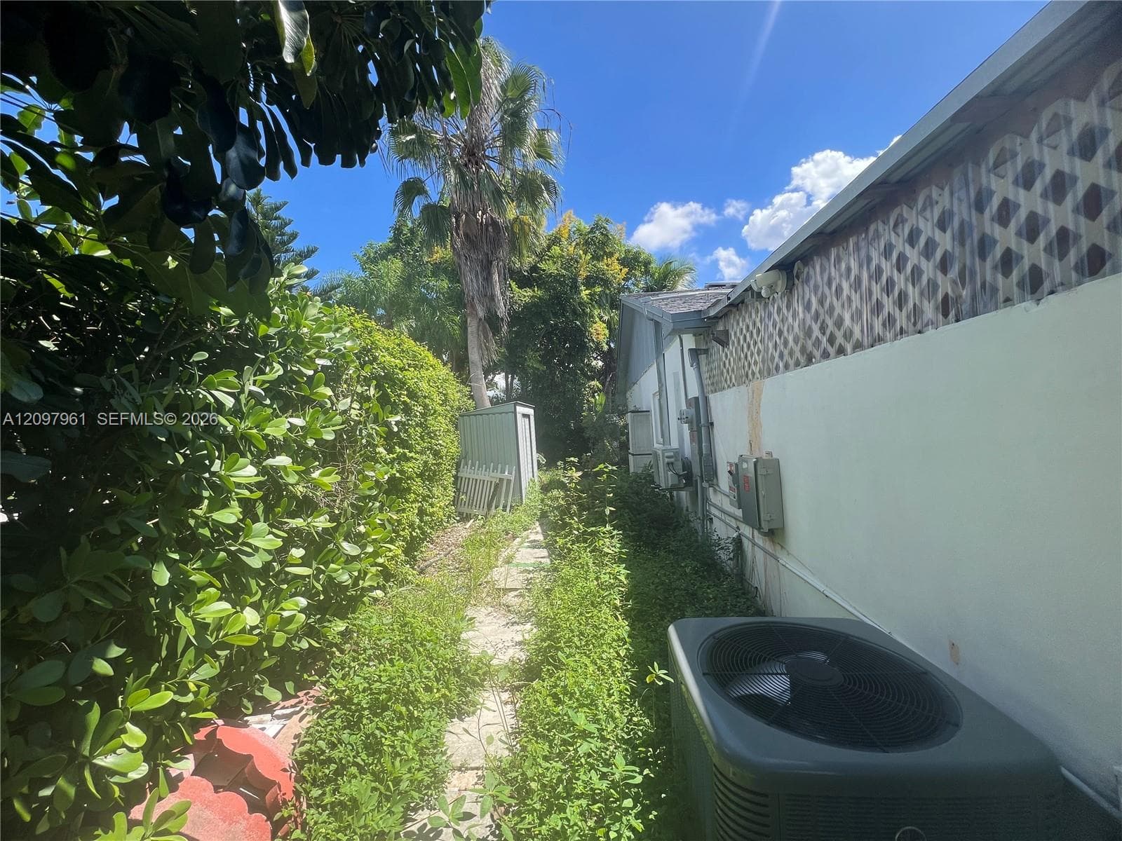 5400 SW 140th Pl photo 16