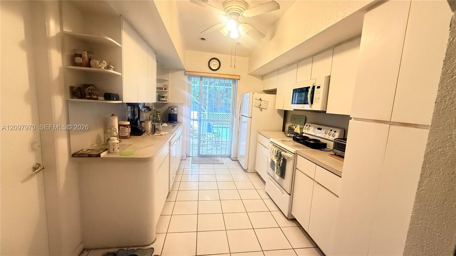 9325 SW 178th Ter photo 2