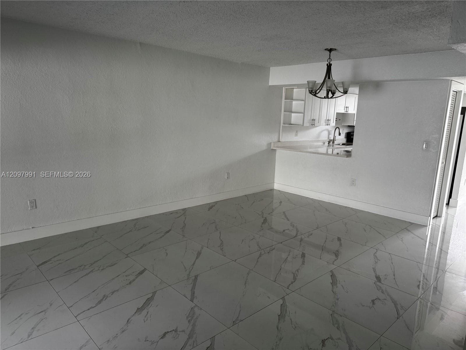 811 W 79th Pl #811 photo 3