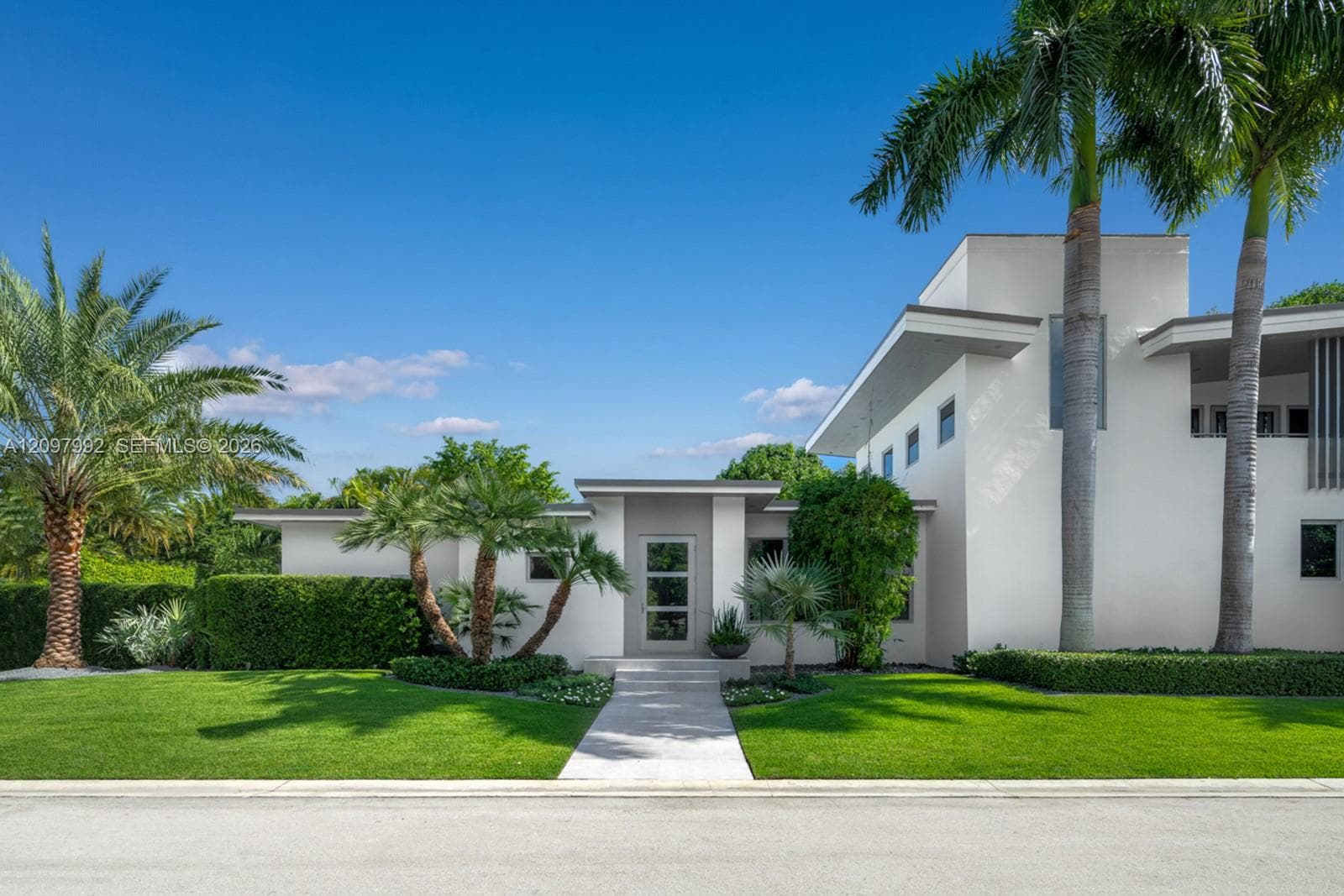 123 W Dilido Dr photo 1