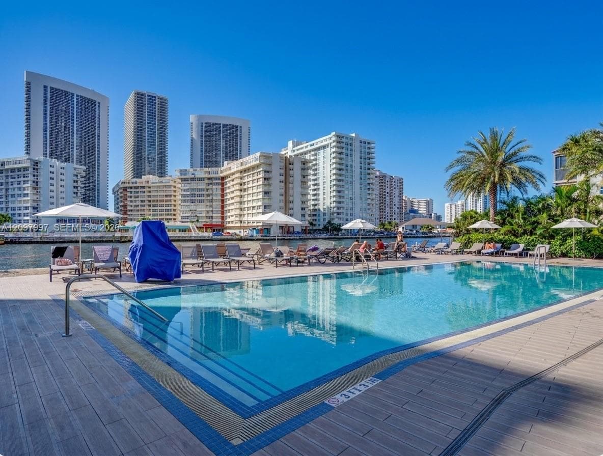 BEACHWALK CONDOMINIUM · #R2004 in Hallandale Beach - Photo 34