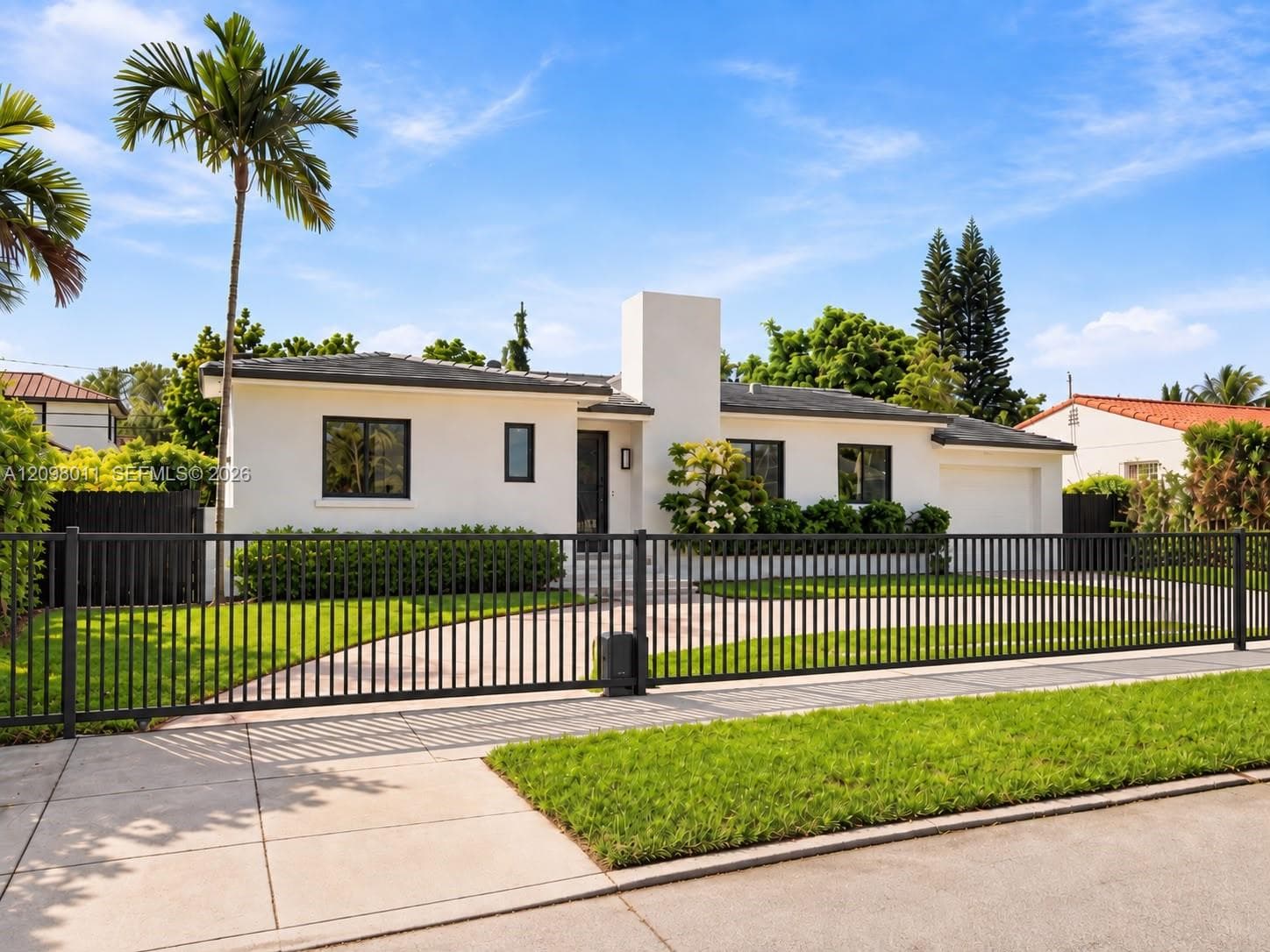 2350 SW 25th Ter photo 3