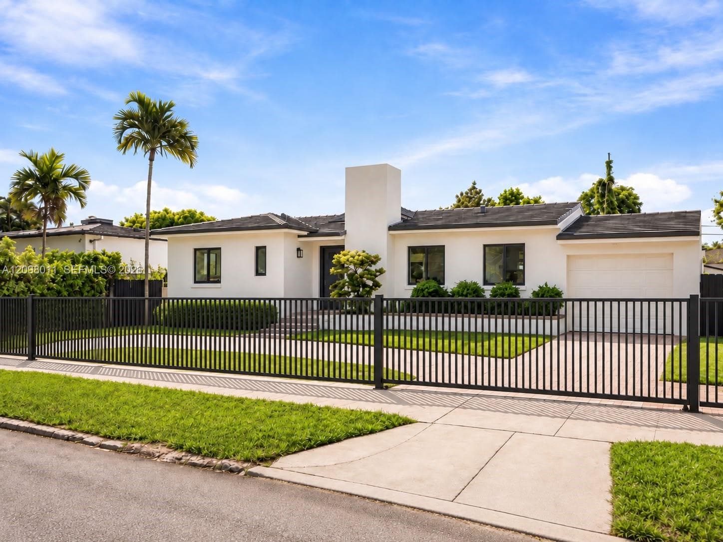 2350 SW 25th Ter photo 1