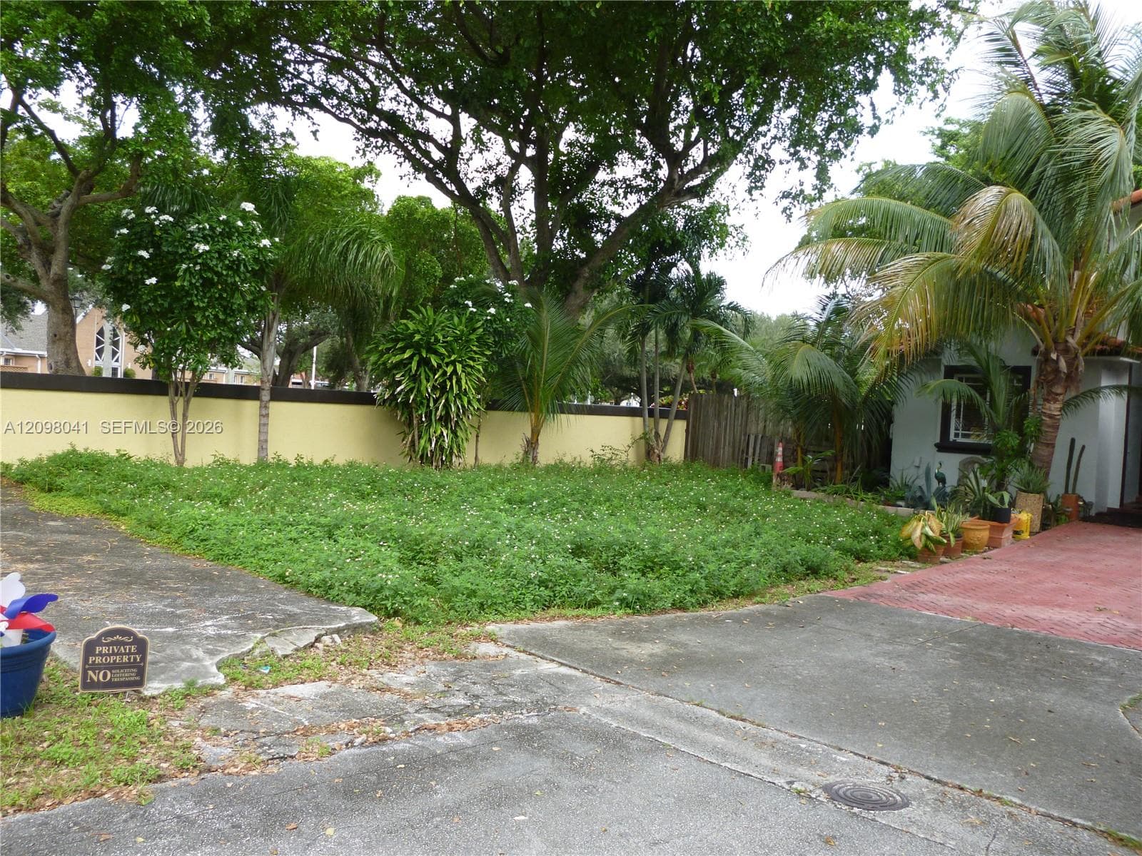 8161 NW 186th Ter photo 2