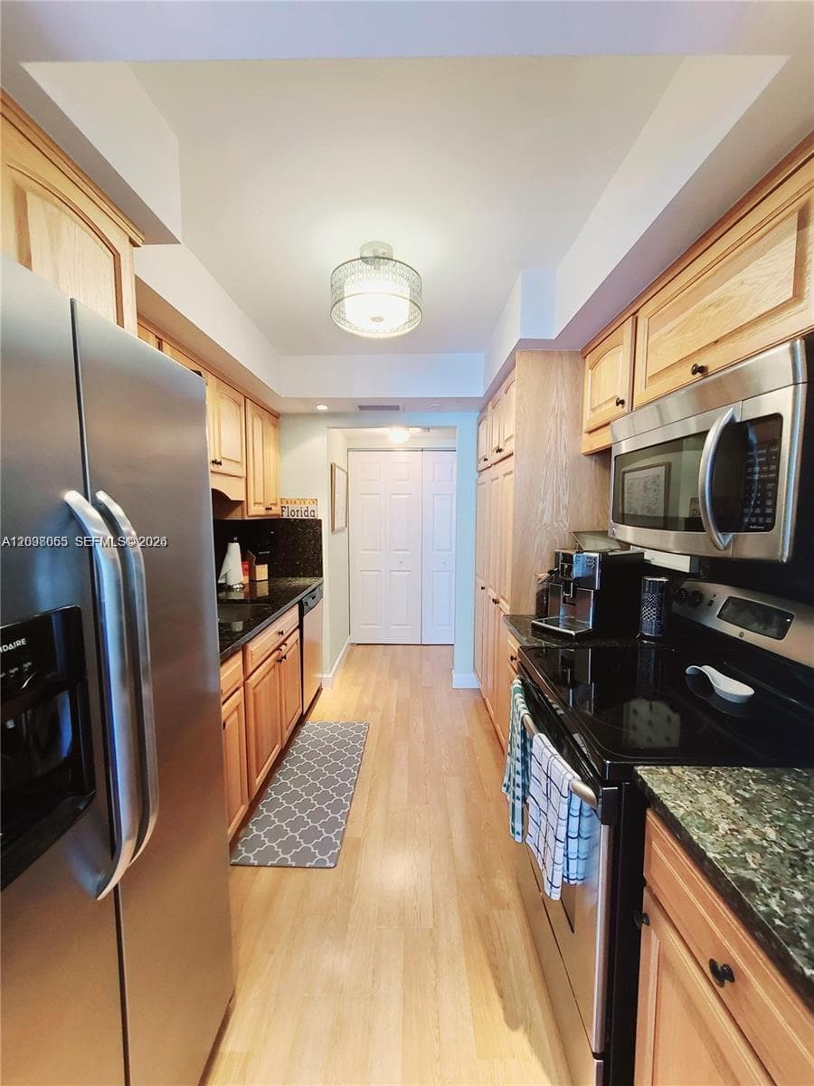 SILVER THATCH · #1102 in Pompano Beach - Photo 2