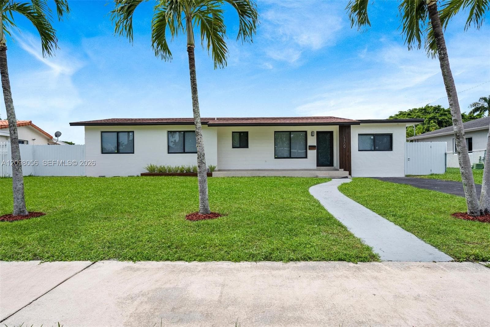 1700 SW 71st Ct photo 2
