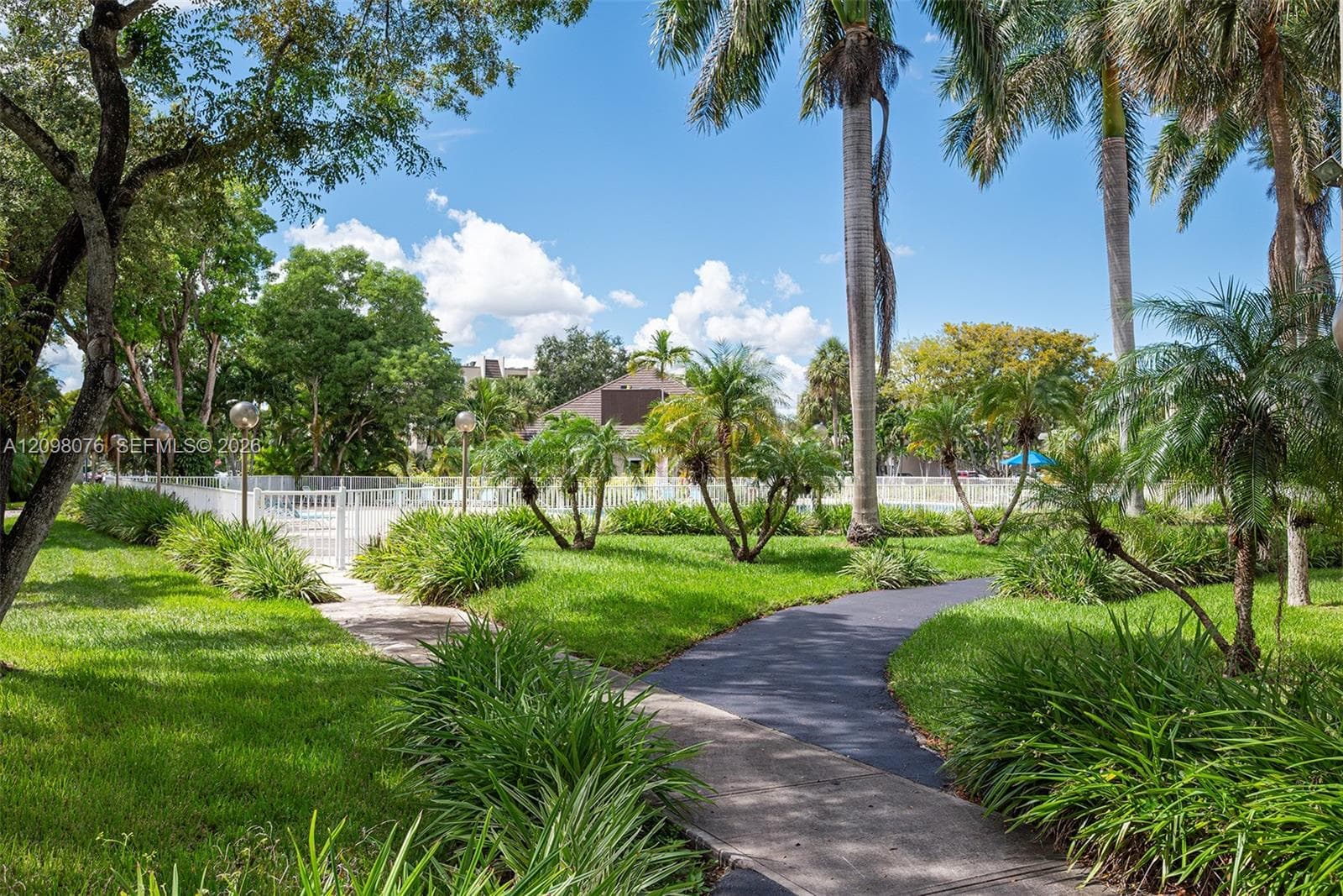 VILLAGE OF KINGS CREEK CO · #O-212 in Miami - Photo 30