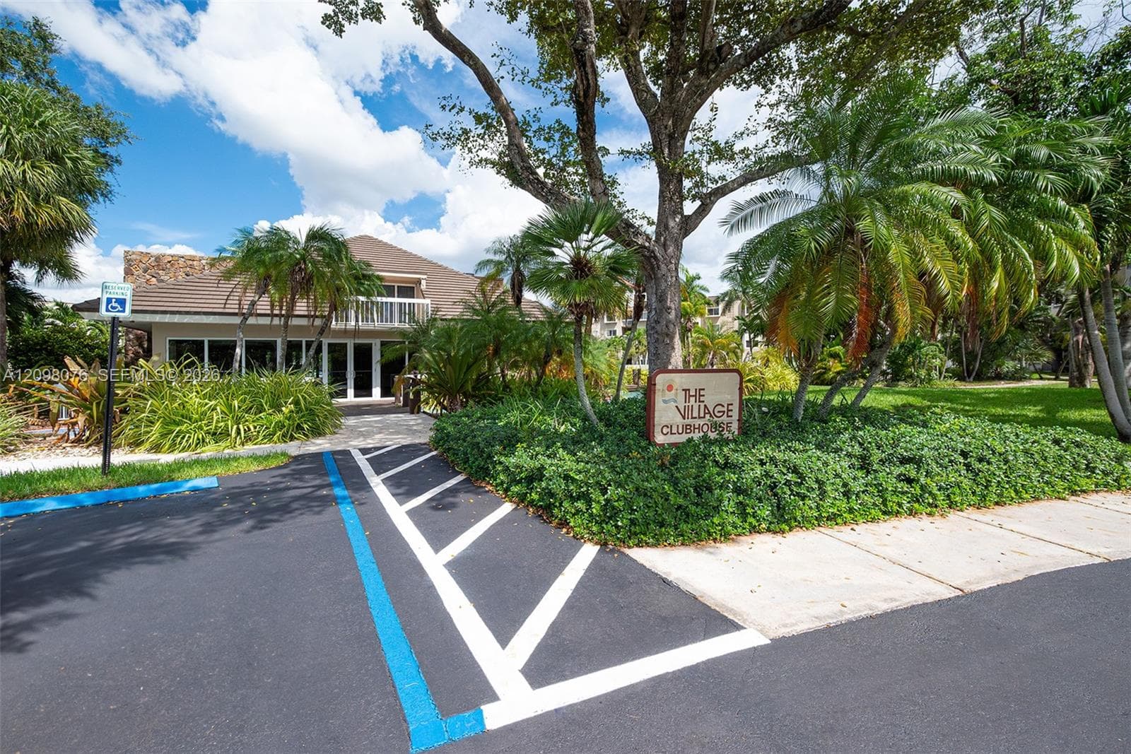VILLAGE OF KINGS CREEK CO · #O-212 in Miami - Photo 33