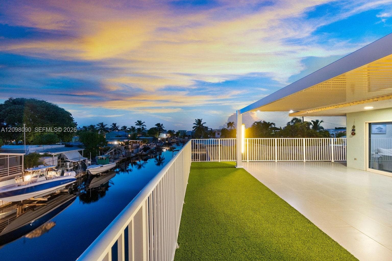 1007 Hialeah Ln photo 2