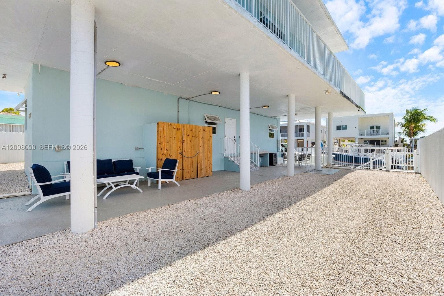 1007 Hialeah Ln photo 6