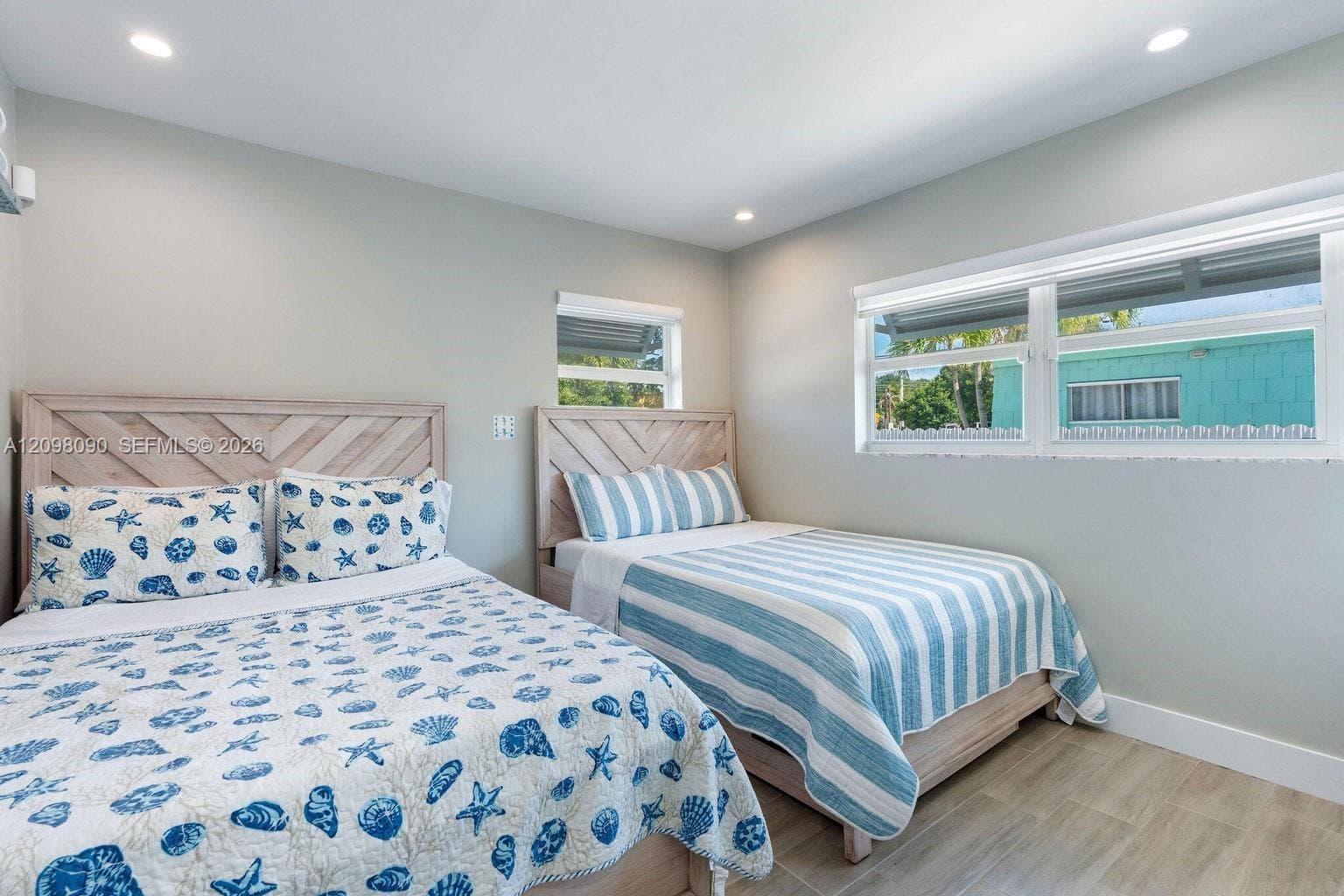 1007 Hialeah Ln photo 17