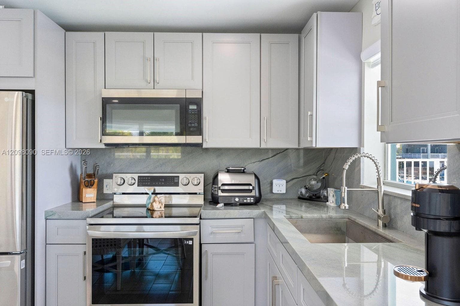 1007 Hialeah Ln photo 22