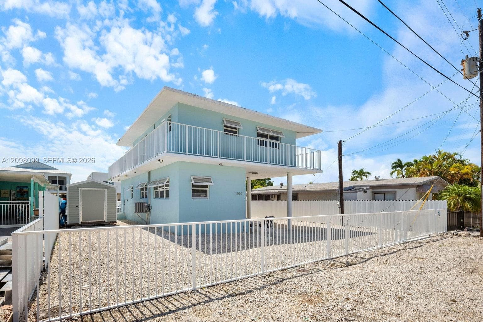 1007 Hialeah Ln photo 5